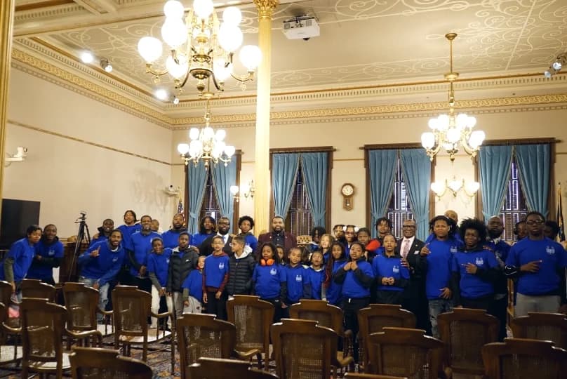 Detroit students in the Capitol chamber